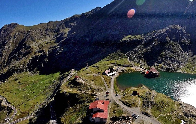 România atrage mai puţini turişti străini acum decât în comunism. Albania, de 6 ori mai atractivă