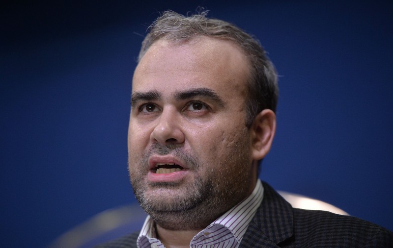 Darius Vâlcov, dat în urmărire generală. Fostul ministru al finanţelor ar fi plecat deja în Italia