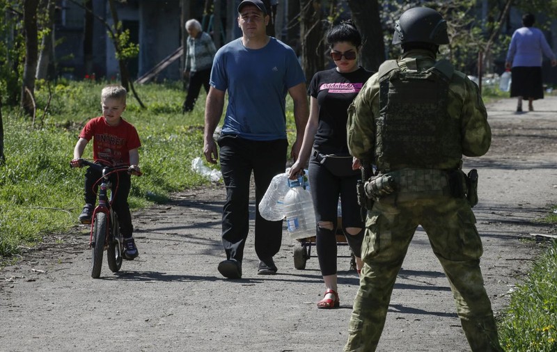 Rusia anunță că în ultimii ani a eliberat peste 800.000 de pașapoarte locuitorilor din Donbasul ocupat