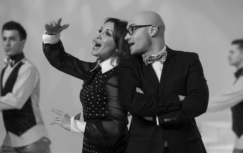 Ţi-l închipuiai vreodată pe Mihai Bendeac atât de romantic? Uite ce şlagăr îndrăgit interpretează alături de Nico!