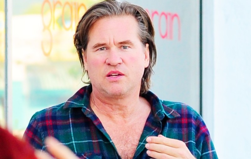 Val Kilmer suferă de cancer la gât. Dezvăluirea a fost făcută de bunul lui prieten, Michael Douglas