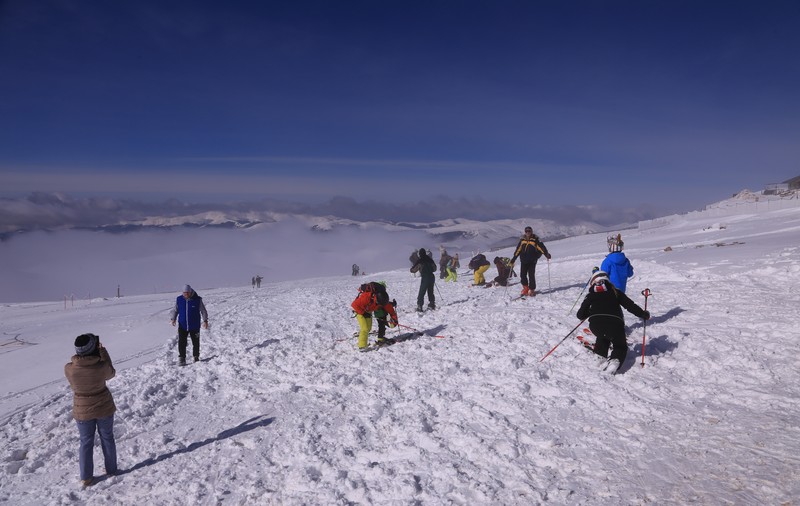 Zi albă şi multă distracţie pe pârtiile din Sinaia! GALERIE FOTO