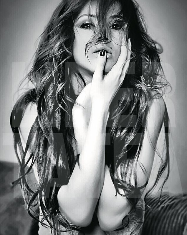 Pozează sexy cu acordul iubitului. Ana Maria Barnoschi arată senzaţional, dar nu e mulţumită: vrea să se îngraşe! FOTO