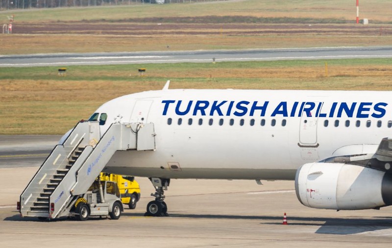 Panică în aer! Un avion al Turkish Airlines care zbura pe ruta Istanbul-Londra a aterizat de urgență