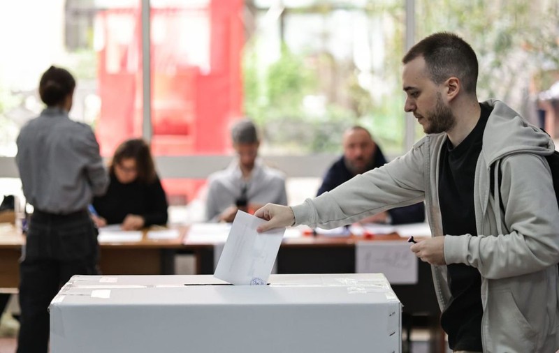 Câți români ar putea să voteze până la finalul zilei, după cifrele înregistrate la ora 14:00, în ambele tururi