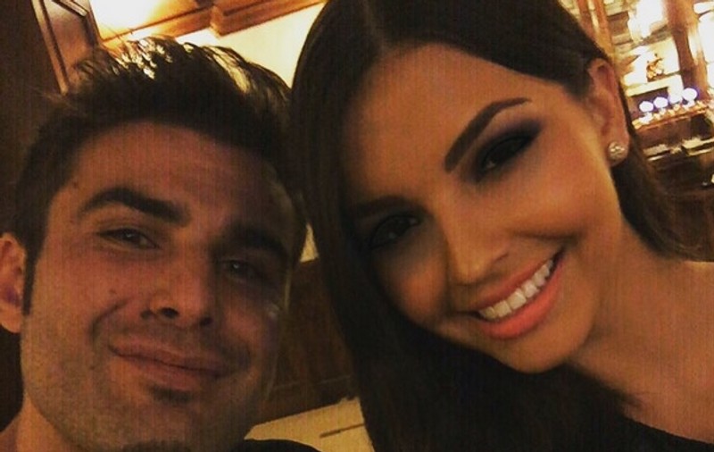 Iubita lui Adrian Mutu, GOALĂ la fereastră! Cine a pozat-o așa | FOTO ÎN ARTICOL