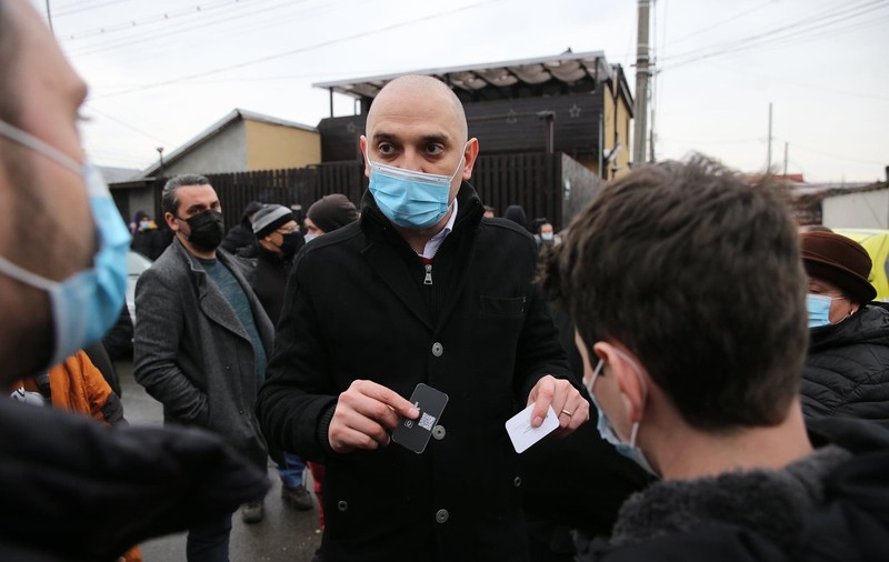 Primarul sectorului 2, certat de locuitori în urma accidentului de sâmbătă. Oamenii acuză că au cerut limitatoare de viteză, dar au fost ignorați
