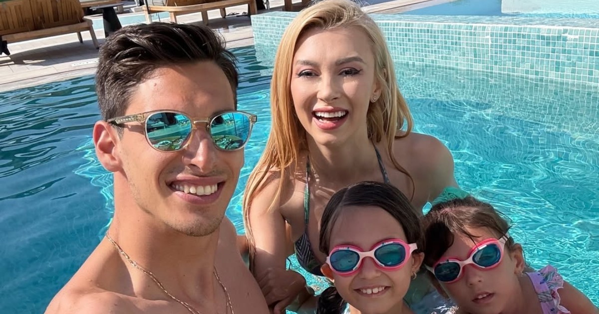 Andreea Bălan - vacanță cu familia în Grecia