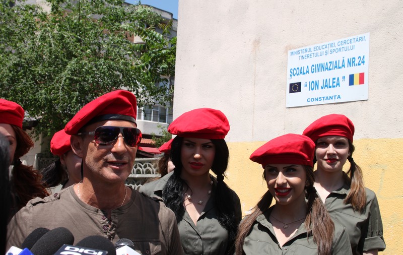 Radu Mazăre Şi-A DUS ARMATA DE MODELE la vot | FOTO 