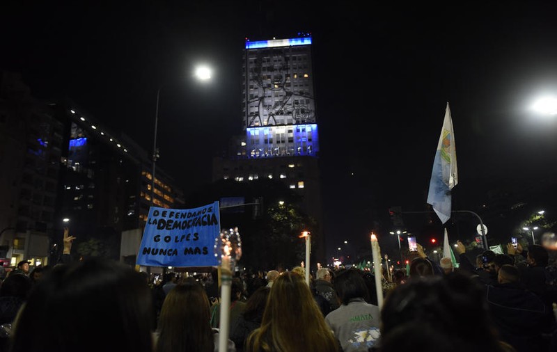 Argentinienii au cerut în stradă un „salariu universal” pentru a trece de criza economică