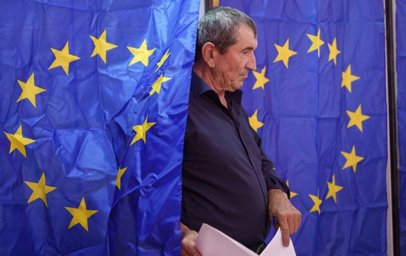 Rezultatele finale la europarlamentare, anunțate de BEC la 9 zile de la alegeri: Alianța PSD-PNL are 19 mandate, iar AUR a obținut 6 mandate în PE