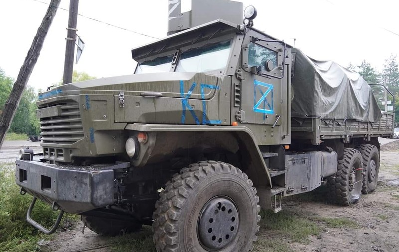 Rușii au furat camioane cu lapte și le-au folosit pentru a transporta combustibil în zona de război, acuză ucrainenii