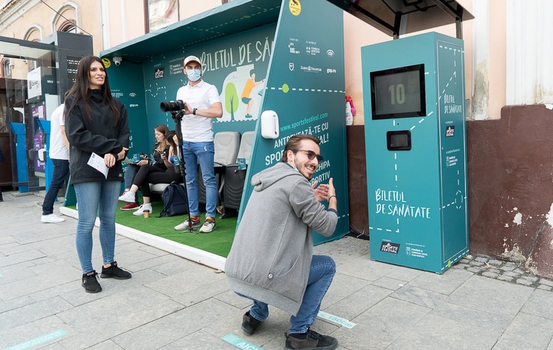 ”Biletul de sănătate”. Prima stație sport smart din țară, unde mergi gratis cu autobuzul dacă faci 20 de genuflexiuni