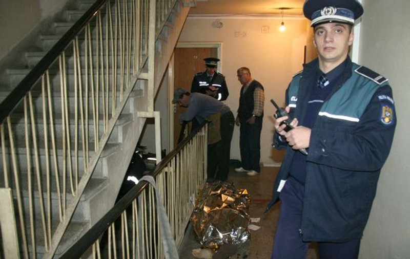 Crimă oribilă în cartierul bucureştean Drumul Taberei: i-a sfărâmat capul şi i-a incendiat cadavrul