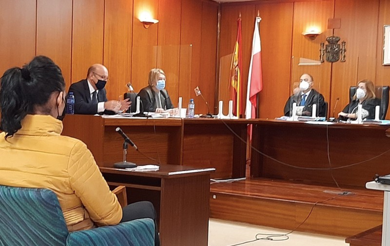 O româncă angajată la un club de noapte în Spania, condamnată la închisoare. I-a spus unui client că e pe moarte și i-a luat un milion de euro