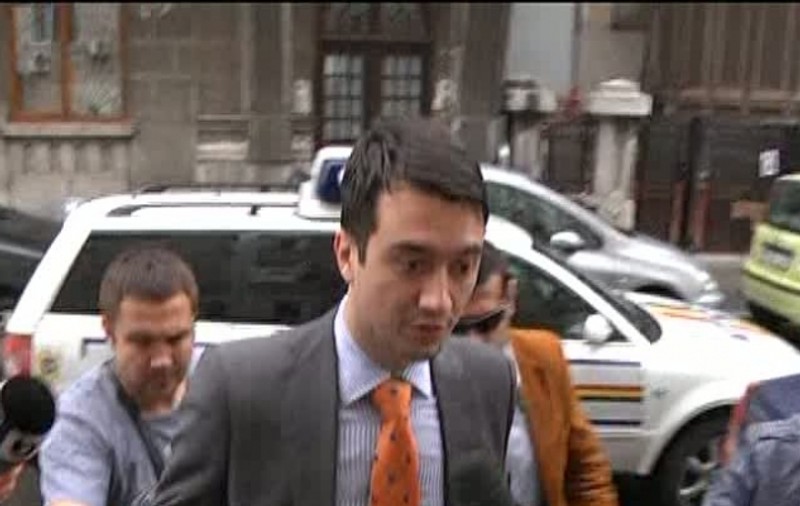 Banii l-au scăpat de pușcărie pe nepotul lui Băsescu! Dragoș a plătit cauțiune de 10.000 de lei