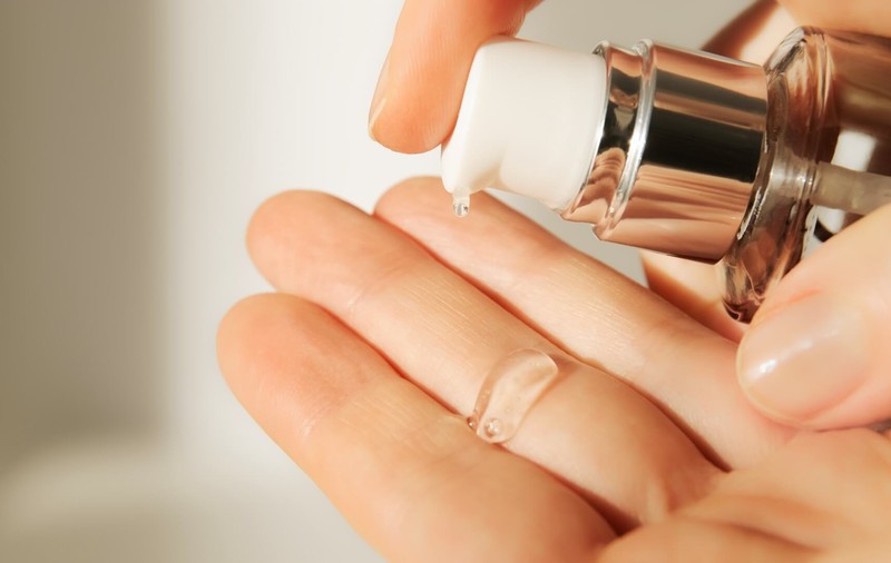 Retinol Serum: Riduri estompate și piele vizibil mai fermă