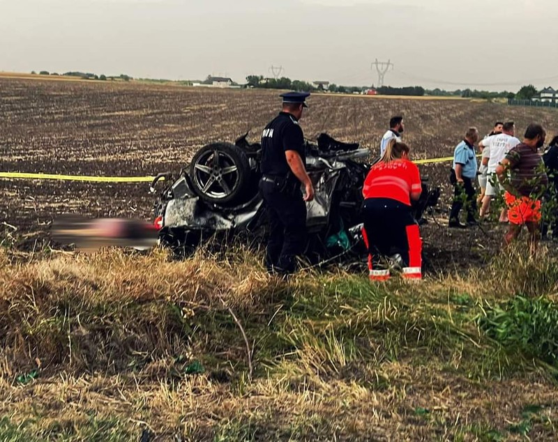 Cinci morți după o ciocnire frontală pe o șosea din Călărași. O familie cu doi copii, ucisă