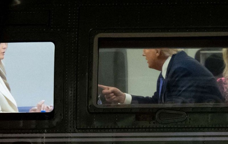 Donald și Melania Trump, discuție tensionată pe Marine One, după vizita la ONU. Imaginile au făcut înconjurul lumii | VIDEO
