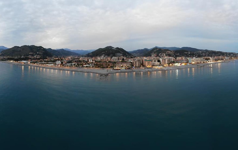 O stațiune de pe litoral își schimbă numele ca să atragă mai mulți turiști: motoarele de căutare online o confundă cu o regiune montană, în Italia