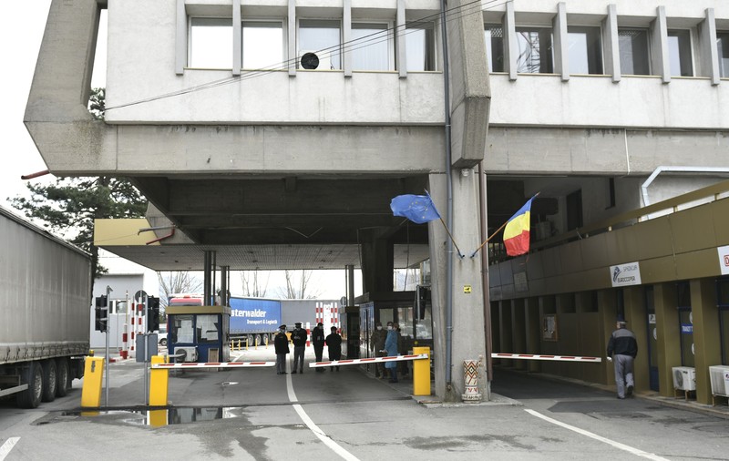 Românii nu mai pot tranzita Sebia. Decizia radicală luată de autoritățile din statul vecin