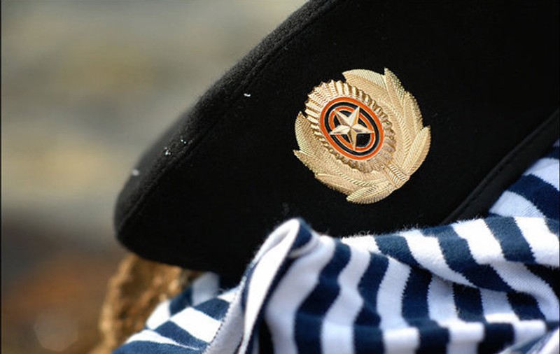 Ghinion cumplit! Şi-a tatuat un tricou de marinar şi a murit a doua zi. Ce i-a adus sfârşitul unui bărbat de 38 de ani