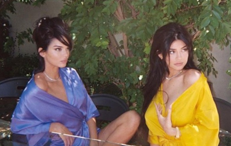 Kylie și Kendall Jenner au înfuriat vedetele. Cea mai controversată decizie a mezinelor familiei Kardashian