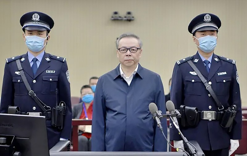 Un fost bancher din China a fost executat pentru luare de mită și poligamie. Luase 277 de milioane de dolari mită și deturnase alte 3,8 milioane