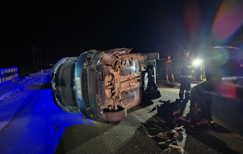 Accident grav pe un pod de pe drumul DJ211A, la Brăila: patru persoane, inclusiv un copil de 12 ani, au ajuns la spital
