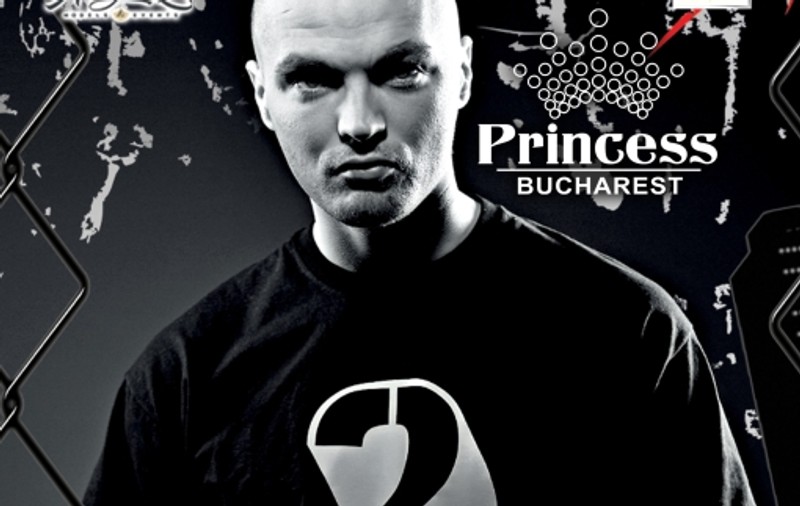 Puya "RUPE LESA" într-un club din Bucureşti!
