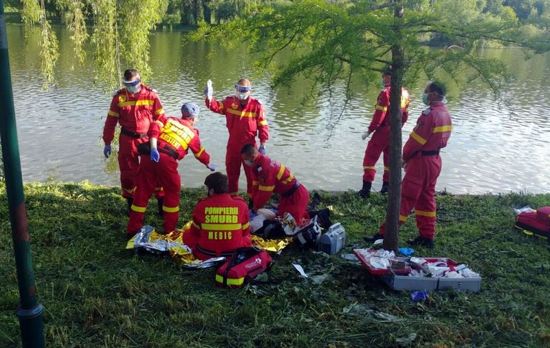 Un bărbat s-a aruncat în lacul din Parcul Tineretului din Bucureşti.﻿ A fost declarat decedat după manevrele de resuscitare