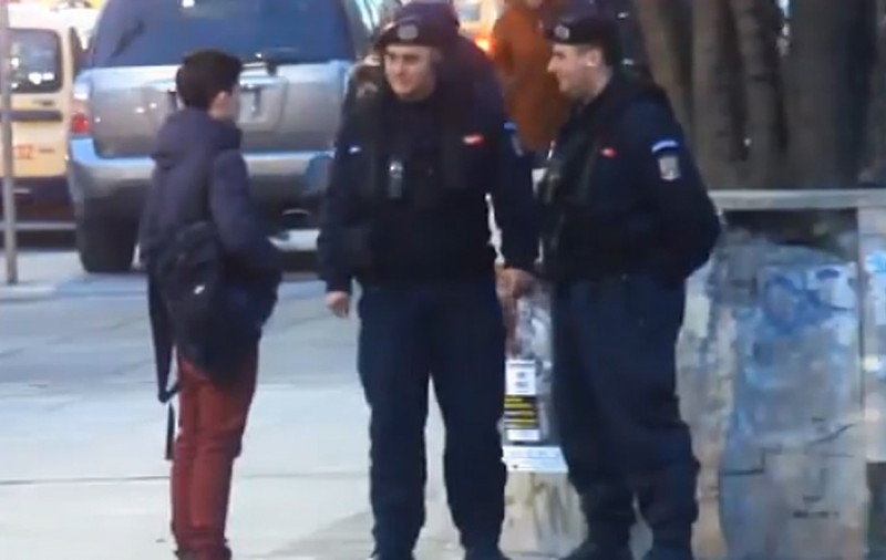 VIDEO/ 63.000 de petarde și ”bombe” au fost găsite de jandarmii bucureșteni într-un complex comercial