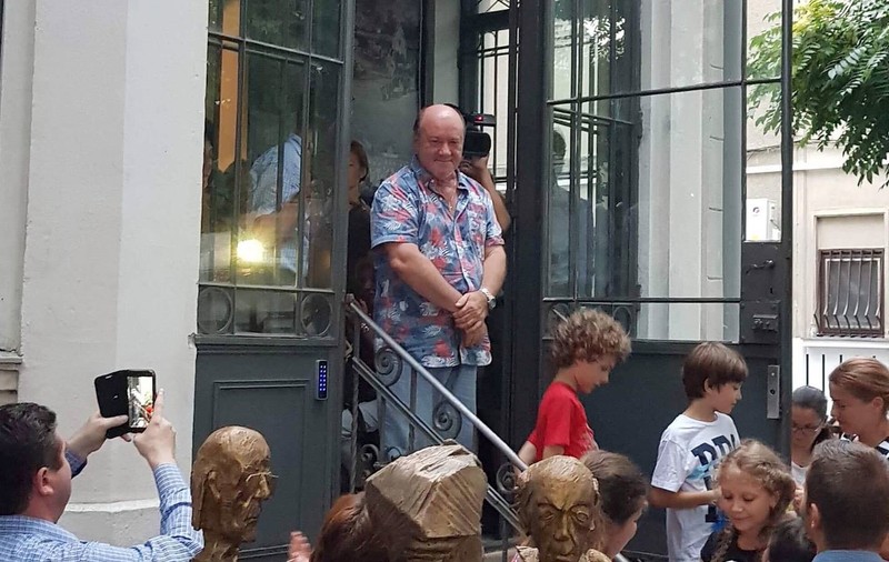 VIDEO/ Impresionant: sute de persoane au ascultat în stradă concertul lui Nicu Alifantis, de la Muzeul Literaturii