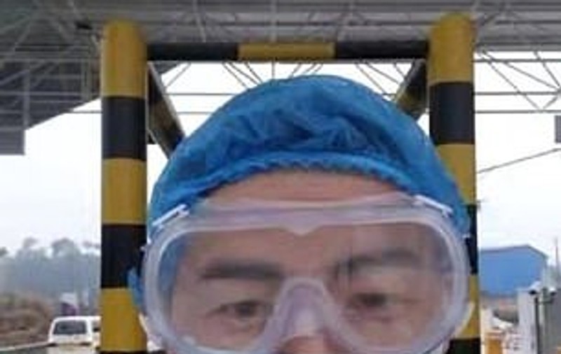 Un medic chinez a murit extenuat după ce a lucrat 10 zile consecutiv într-un dispozitiv pentru depistarea  coronavirusului