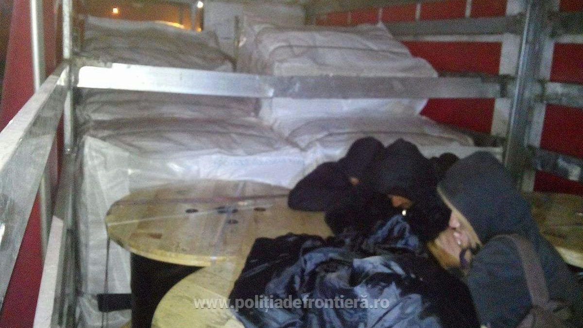 migranți ilegali au platit 4.000 de euro pentru un loc în camionul de germania