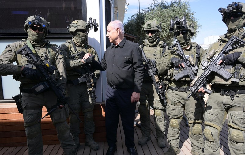 Netanyahu avertizează Hezbollah că „se joacă cu focul” dacă va continua să atace din Liban. Mesaj pentru Hamas: „Mergem pentru o victorie totală”