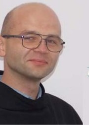 Directorul Liceului Teologic Romano-Catolic Sfântul Francisc de Assisi din Roman, preotul Bogdan Emilian Balașcă