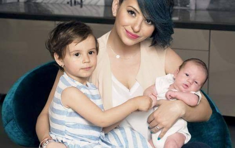 FOTO EXCLUSIV/ Nici nu zici că este mama a doi copii. Giulia, sexy la plajă