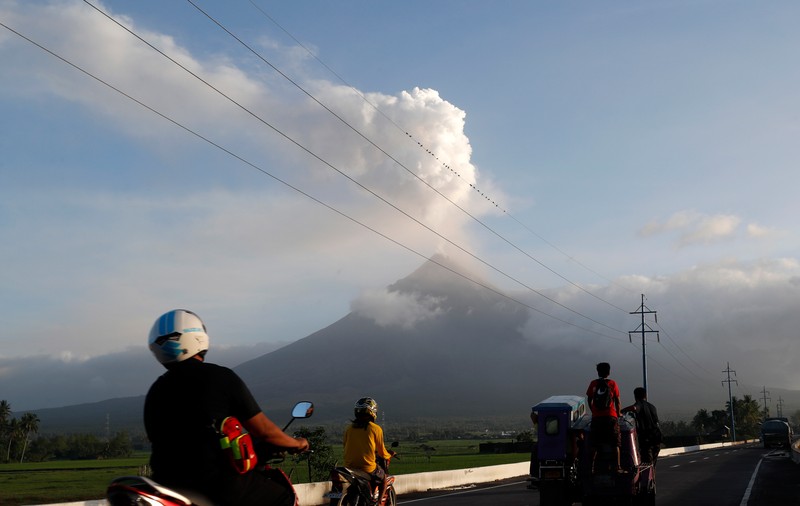 Un vulcan a erupt în Japonia. Cenușa a ajuns la 5 km înălțime