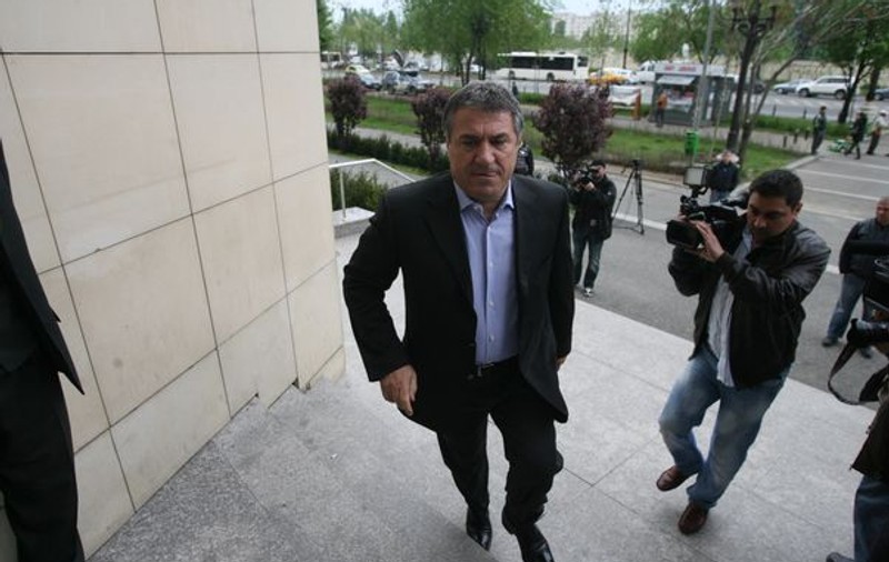 DNA cere INTERDICŢIE de PĂRĂSIRE A ŢĂRII pentru toţi inculpaţii din "DOSARUL TRANSFERURILOR"
