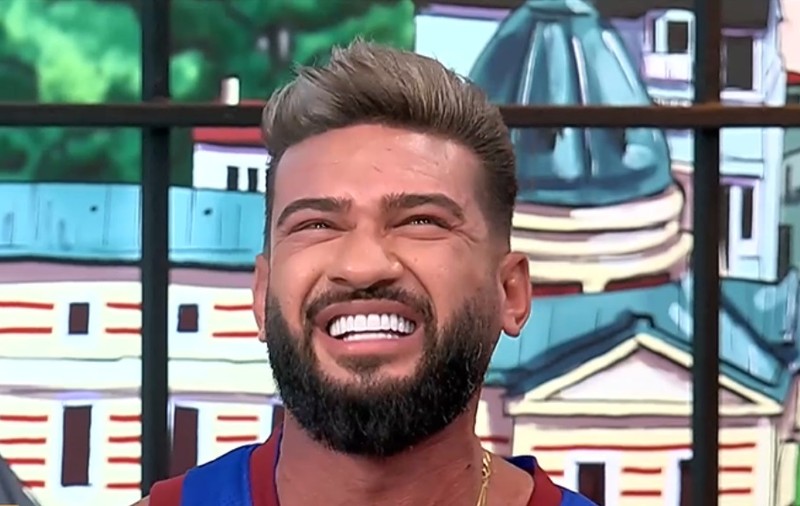 Dorian Popa a spus cine sunt vedetele invidioase pe succesul lui. Cântărețul l-a avertizat pe Măruță: „O să umpli ziarele, ești criminal”