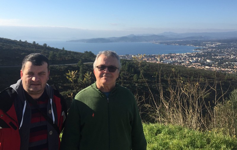 EXCLUSIV | "Ceaușescu" din Divertis e acum "ciotățean" de Provence. Libertatea l-a vizitat pe scriitorul Ioan T. Morar în „paradisul” unde s-a mutat pe termen nelimitat