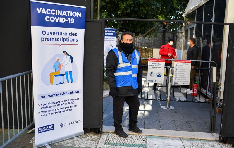 Un centru de vaccinare din Nisa s-a închis după doar câteva ore, după ce puțini oameni au venit să se imunizeze anti-COVID