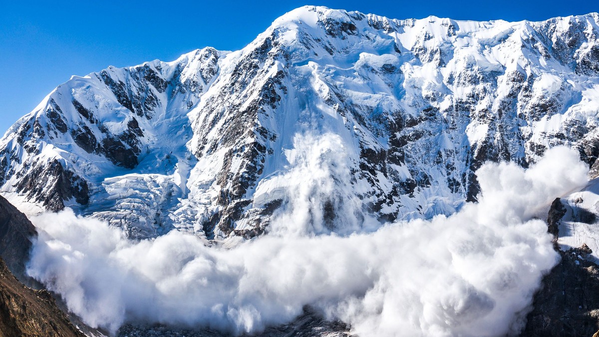 Risc de avalanşă în Munţii Făgăraş, pe 29 decembrie 2017