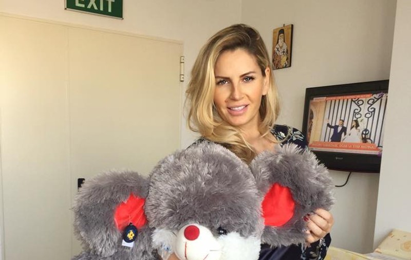 Andreea Bănică, dureri cumplite după naștere. I s-a blocat genunchiul
