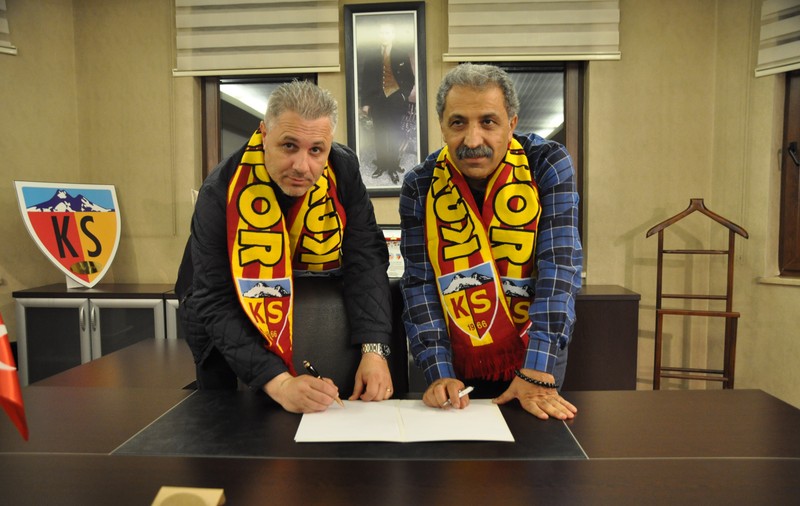 Șumudică mai vrea doi români la Kayserispor. Un rapidist și un stelist pe lista tehnicianului