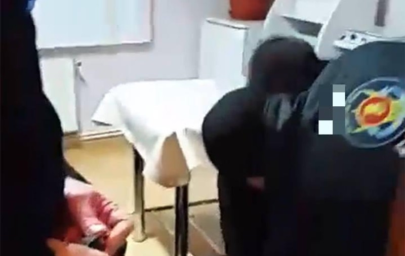 Primii hoți din 2018 au fost prinși la Constanța. Au dat spargerea la miezul nopții și s-au ascuns de polițiști... în dulap