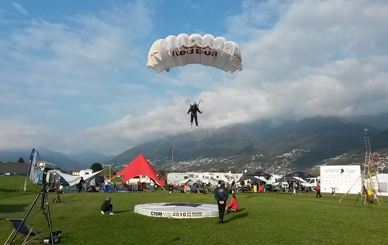 Avem un vicecampion mondial la aterizare la punct fix. Cine a reușit performanța