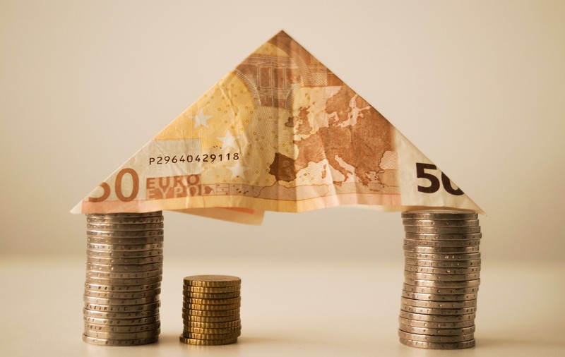România nu a bifat niciun criteriu pentru adoptarea monedei euro. Concluziile raportului de convergență CE