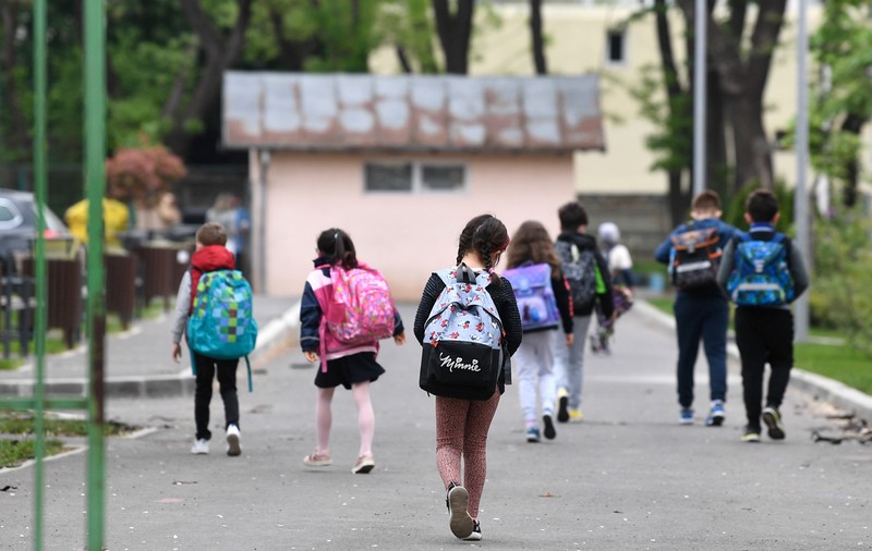 Noile reguli din școli și grădinițe, după reducerea perioadei de carantină